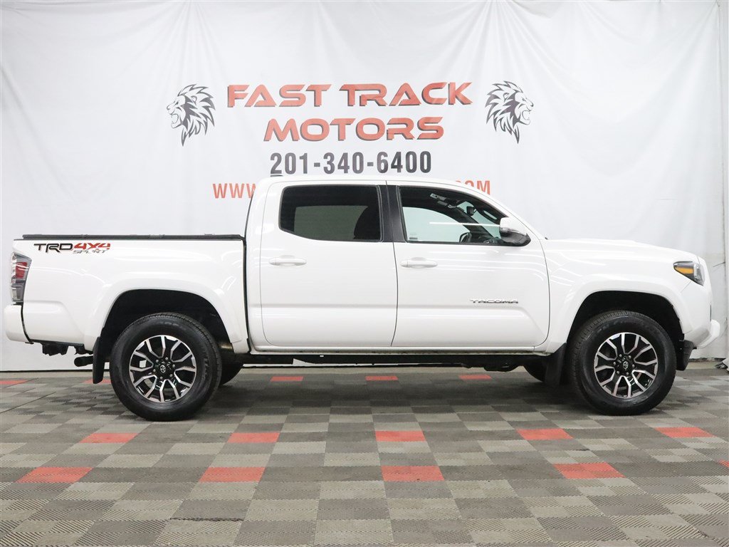 Used 2023 Toyota Tacoma TRD Sport AWD/4WD image 4