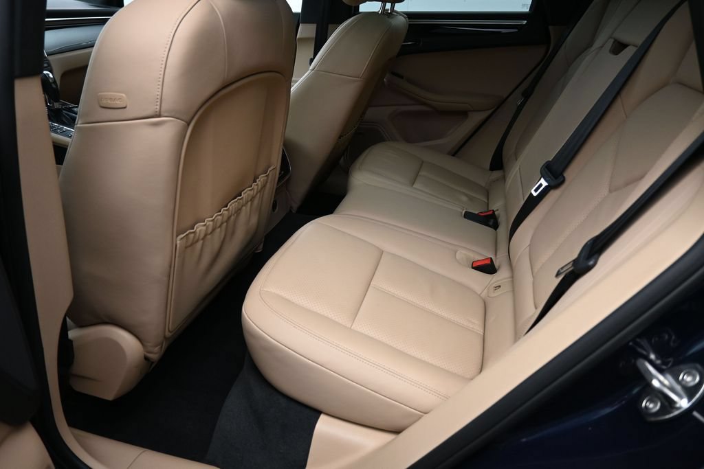Certified 2020 Porsche Macan S AWD/4WD image 22