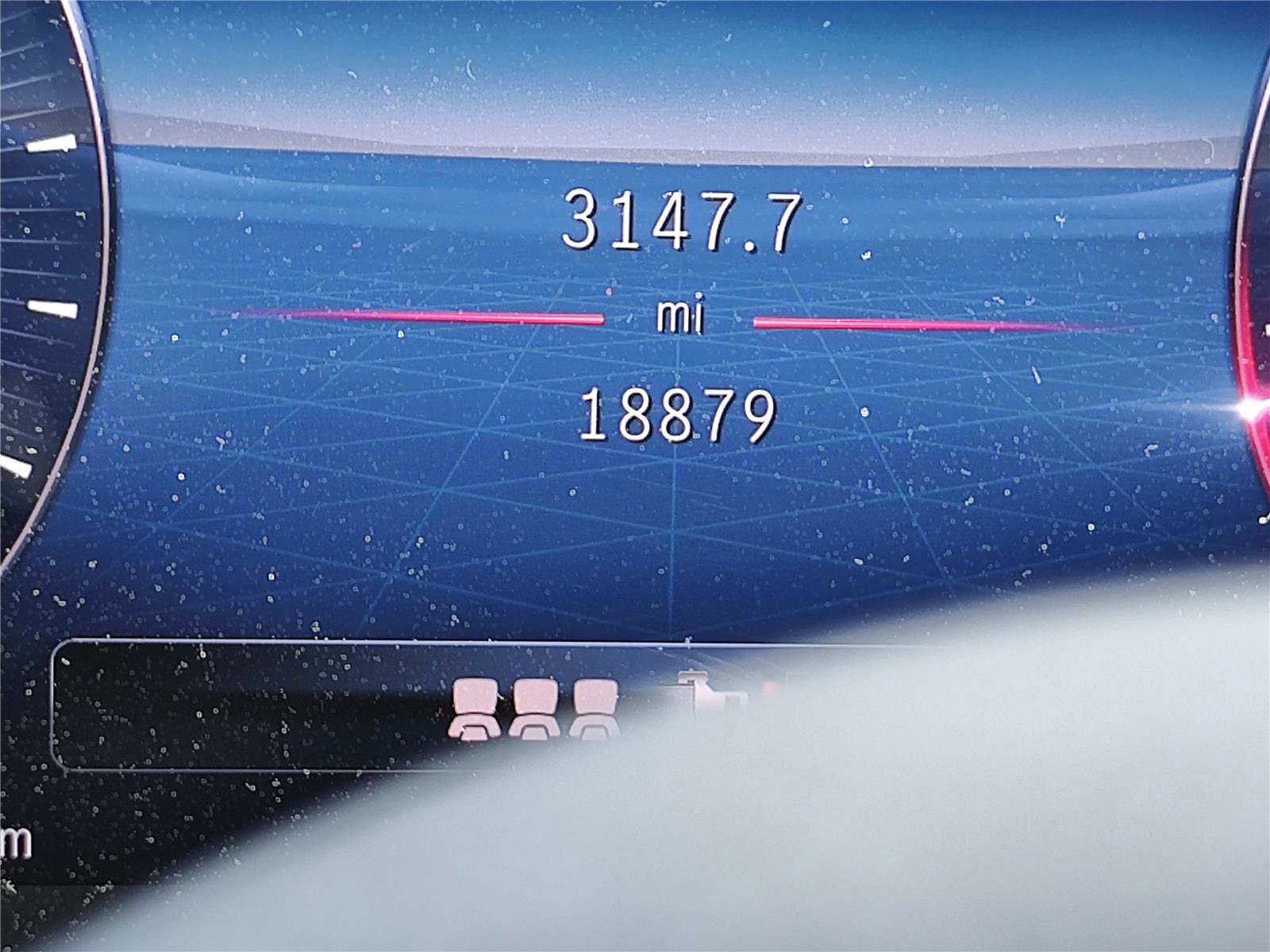 Used 2024 Mercedes-Benz GLC 300 4MATIC image 30