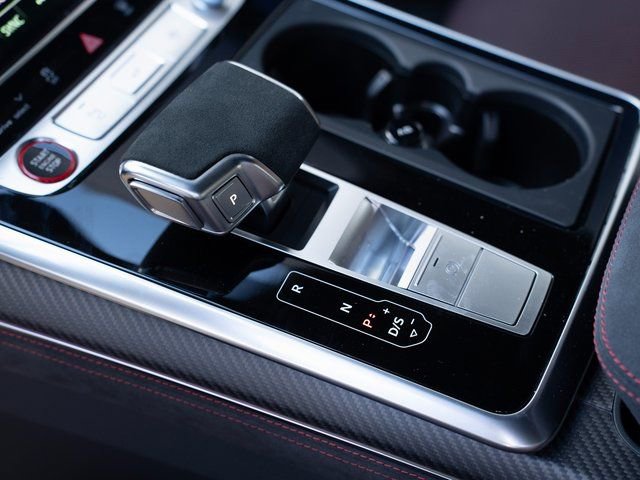 New 2025 Audi RS Q8 performance image 12