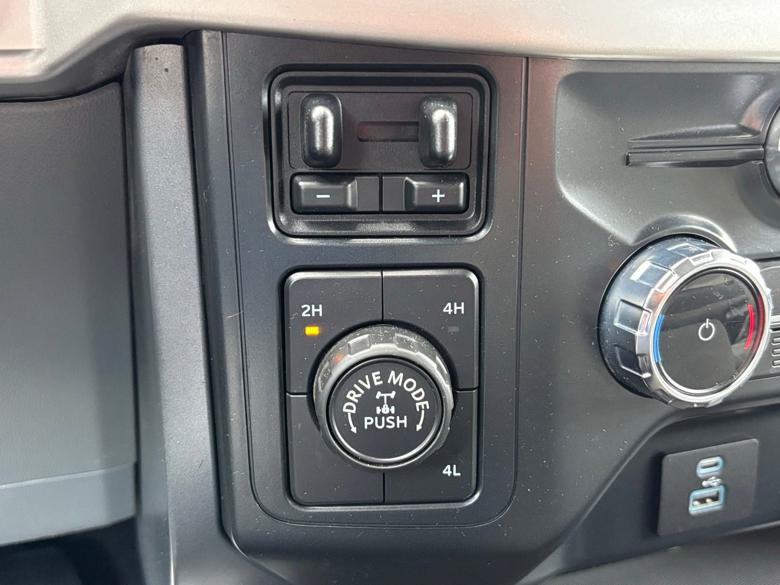 Used 2022 Ford F150 XLT w/ Equipment Group 302A High image 4