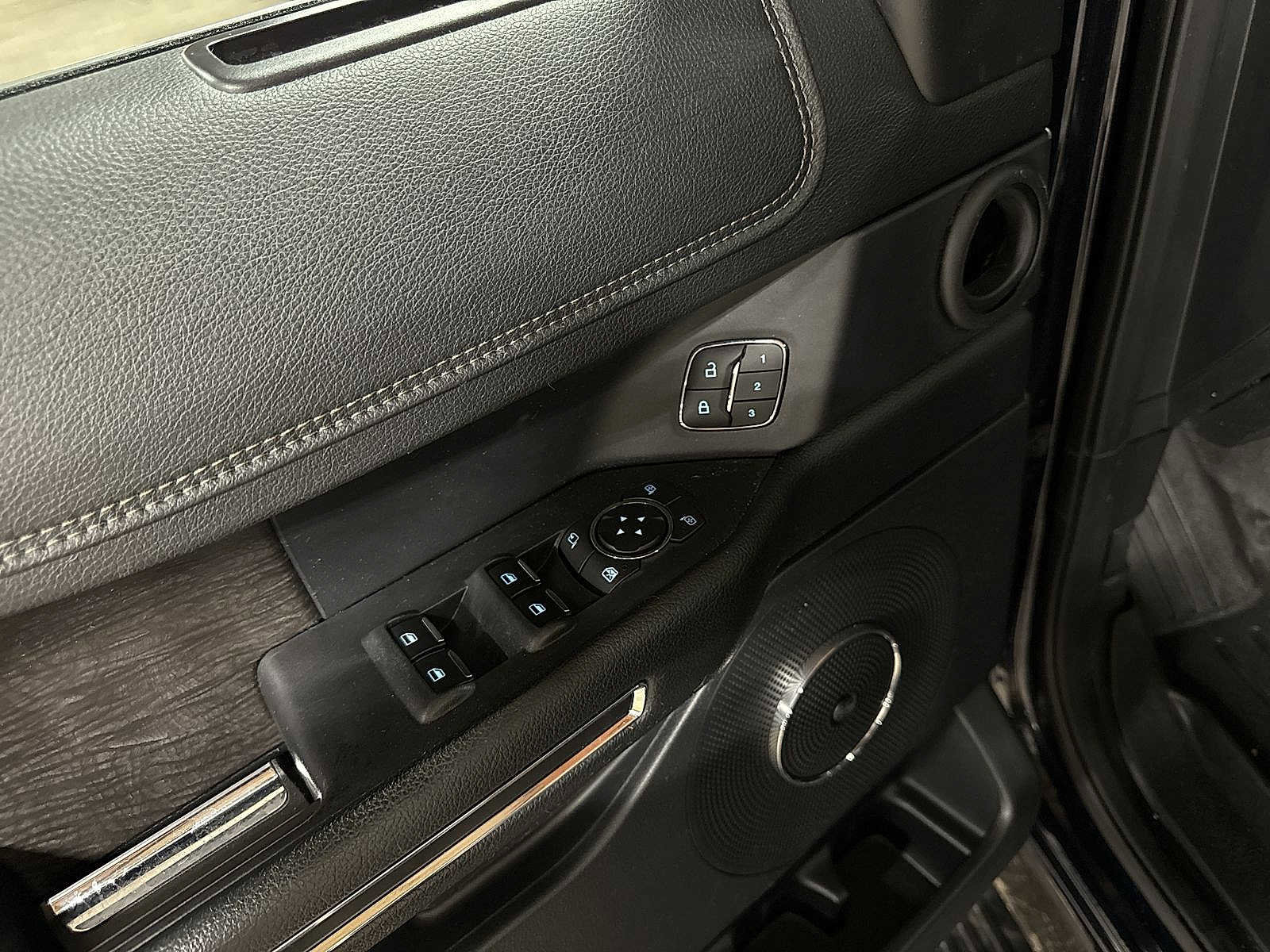 Used 2021 Ford Expedition Limited image 24