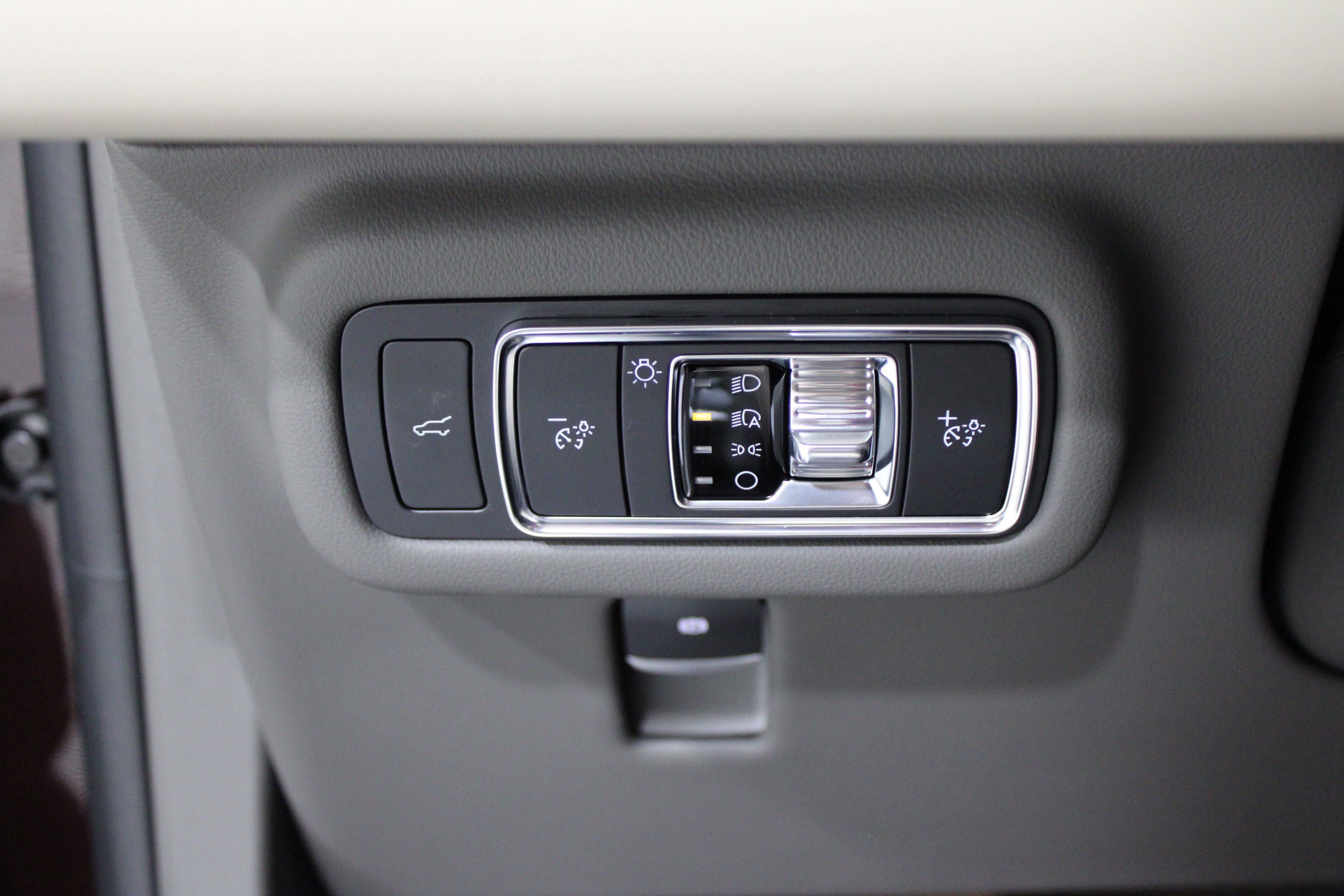 Used 2025 Lincoln Nautilus Reserve AWD/4WD image 8