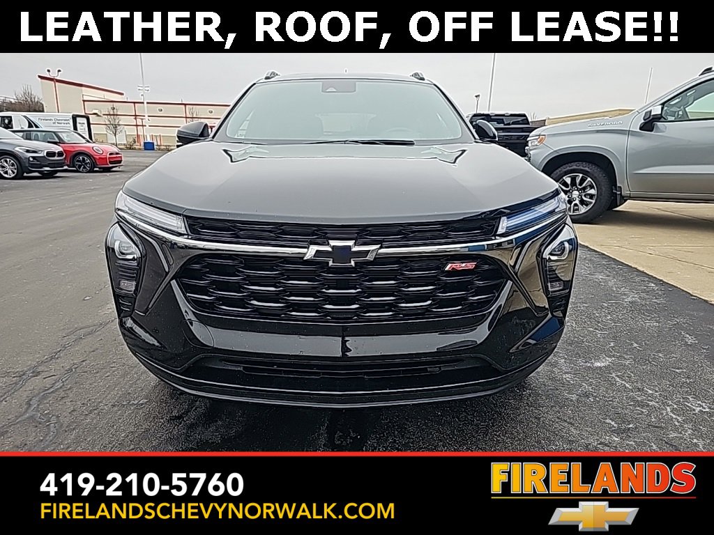 Certified 2025 Chevrolet Trax RS w/ Sunroof Package image 2