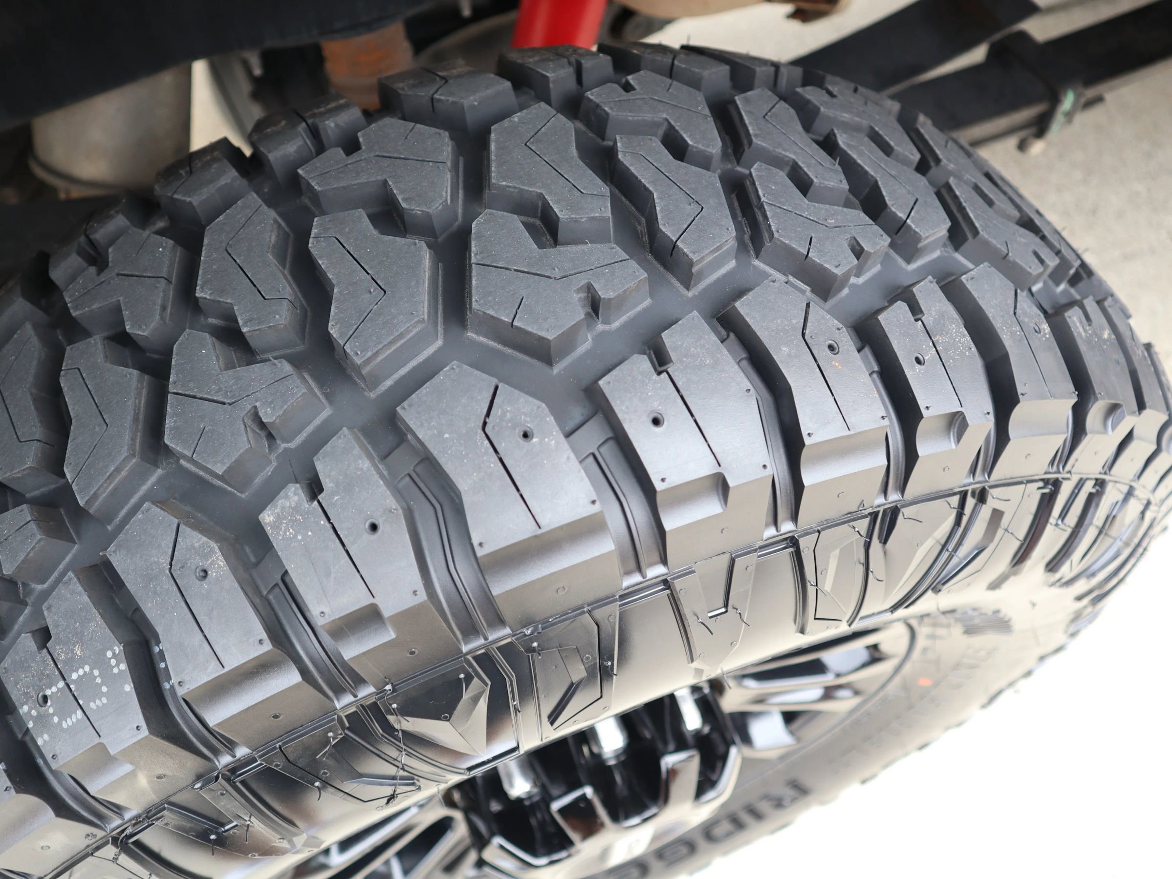 Used 2022 Ford F350 Lariat w/ Tremor Off-Road Package image 38