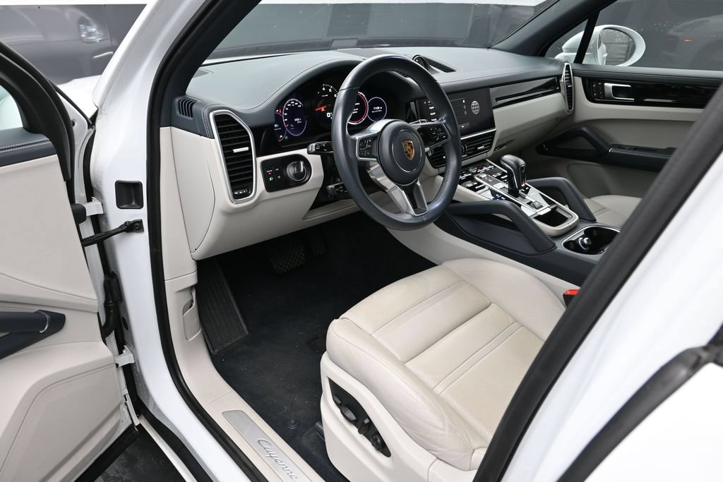 Certified 2023 Porsche Cayenne AWD/4WD image 4