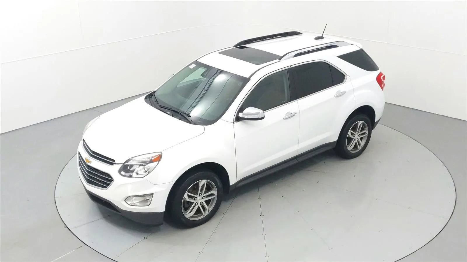 Used 2016 Chevrolet Equinox LTZ w/ Enhanced Convenience Package FWD image 38