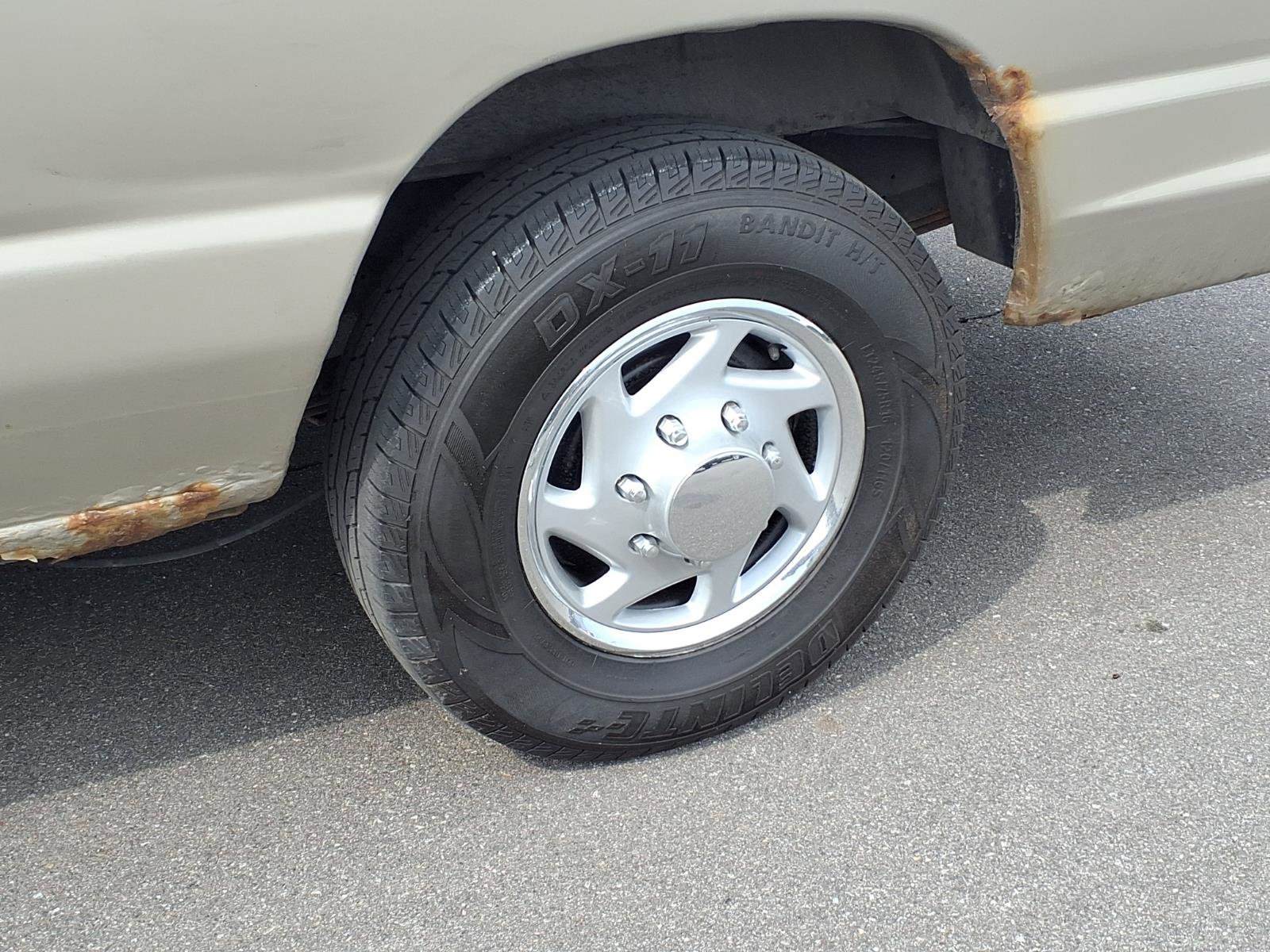 Used 2013 Ford E-350 and Econoline 350 XL image 22