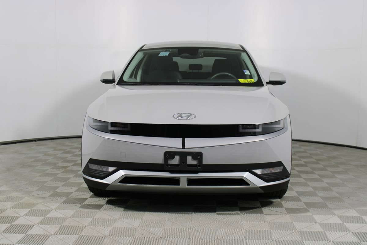 Used 2024 Hyundai Ioniq 5 SE image 2