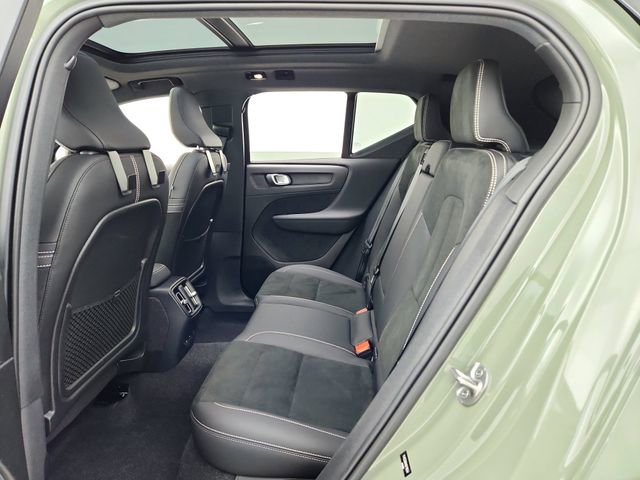 Certified 2022 Volvo XC40 P8 Recharge Plus image 28