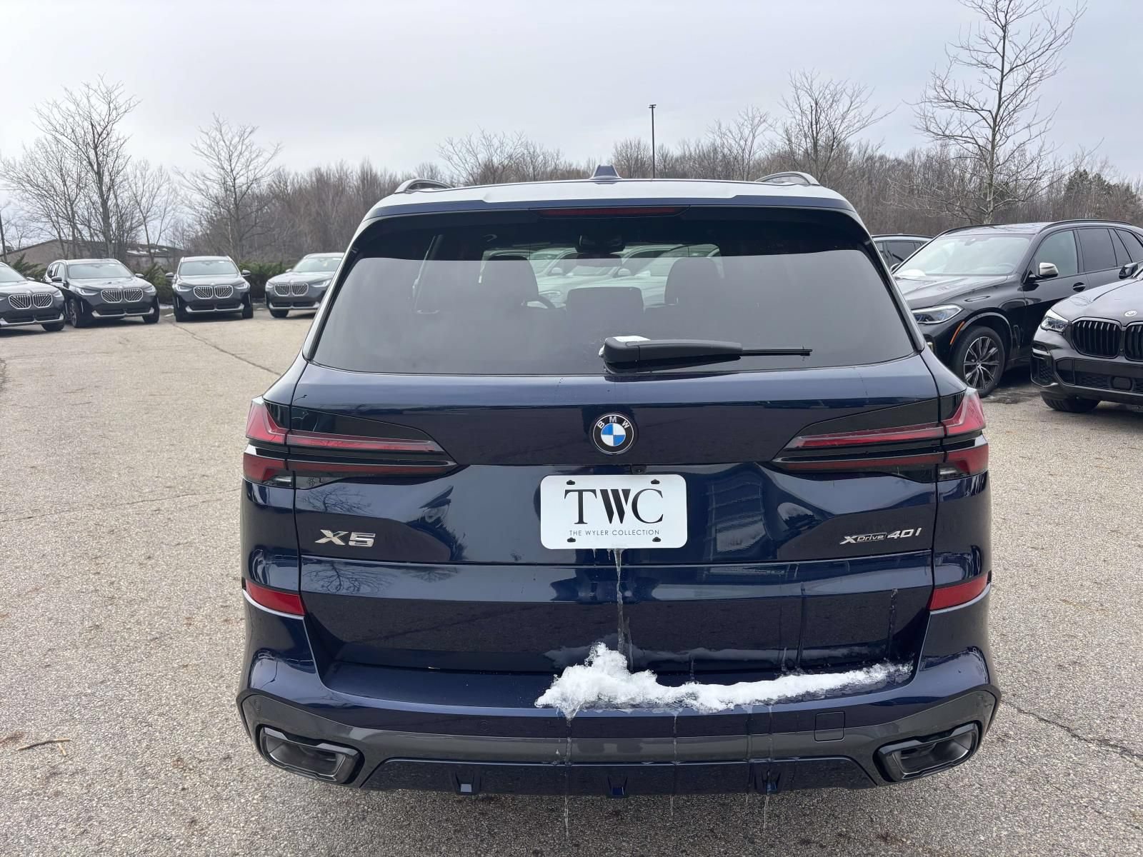 New 2026 BMW X5 xDrive40i w/ M Sport Package AWD/4WD image 6