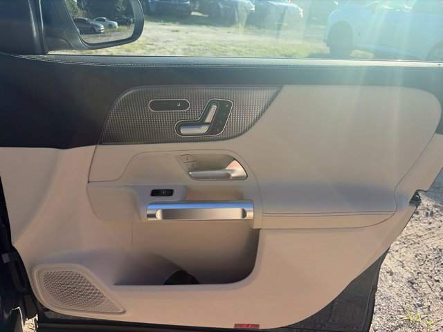 Used 2022 Mercedes-Benz GLB 250 image 14