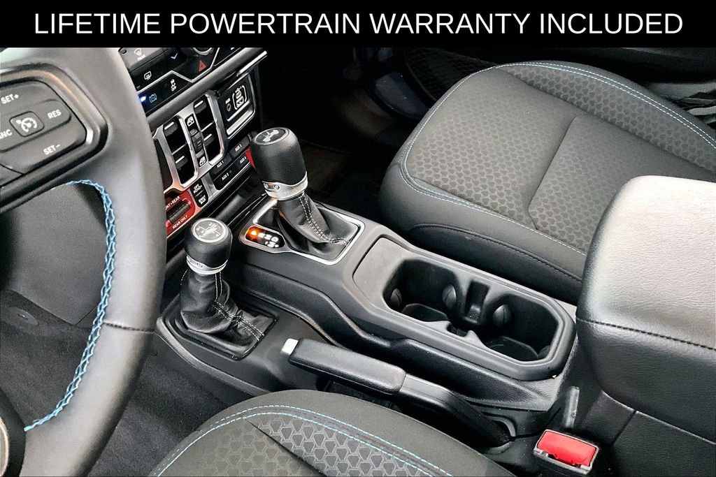 Used 2025 Jeep Wrangler Unlimited Rubicon 4xe image 18