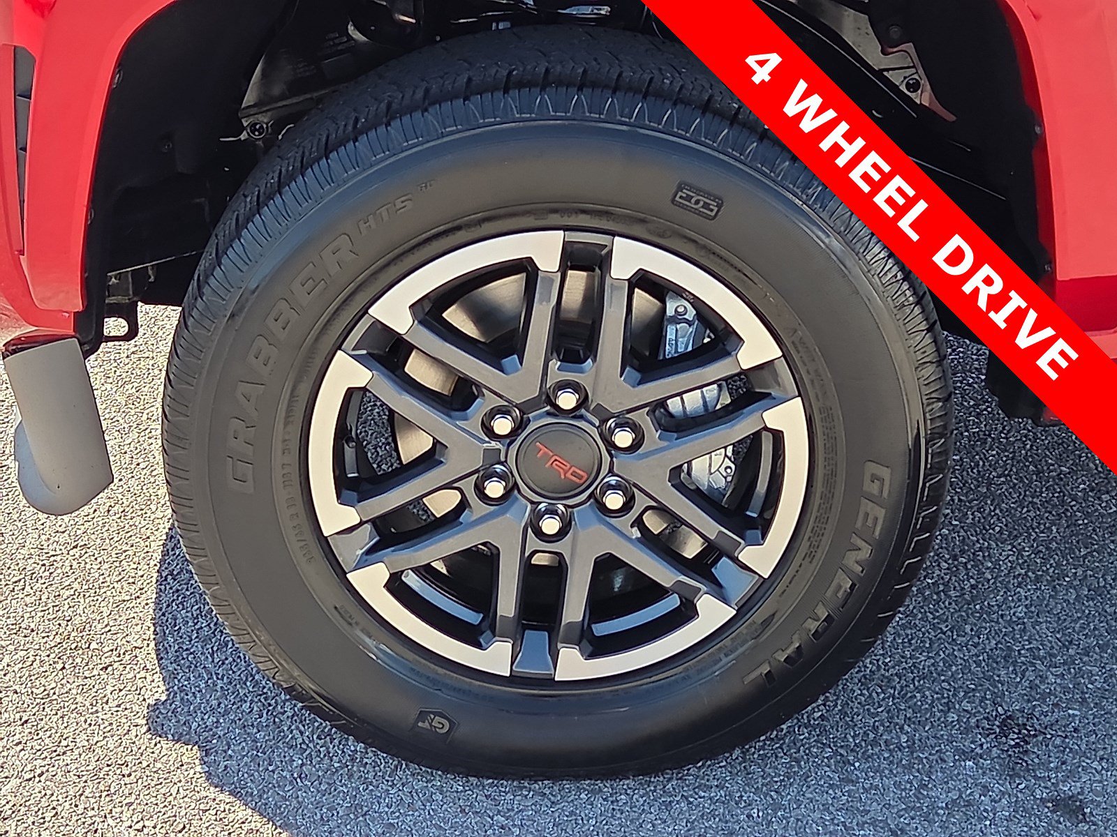 Used 2025 Toyota Tacoma TRD Sport AWD/4WD image 7