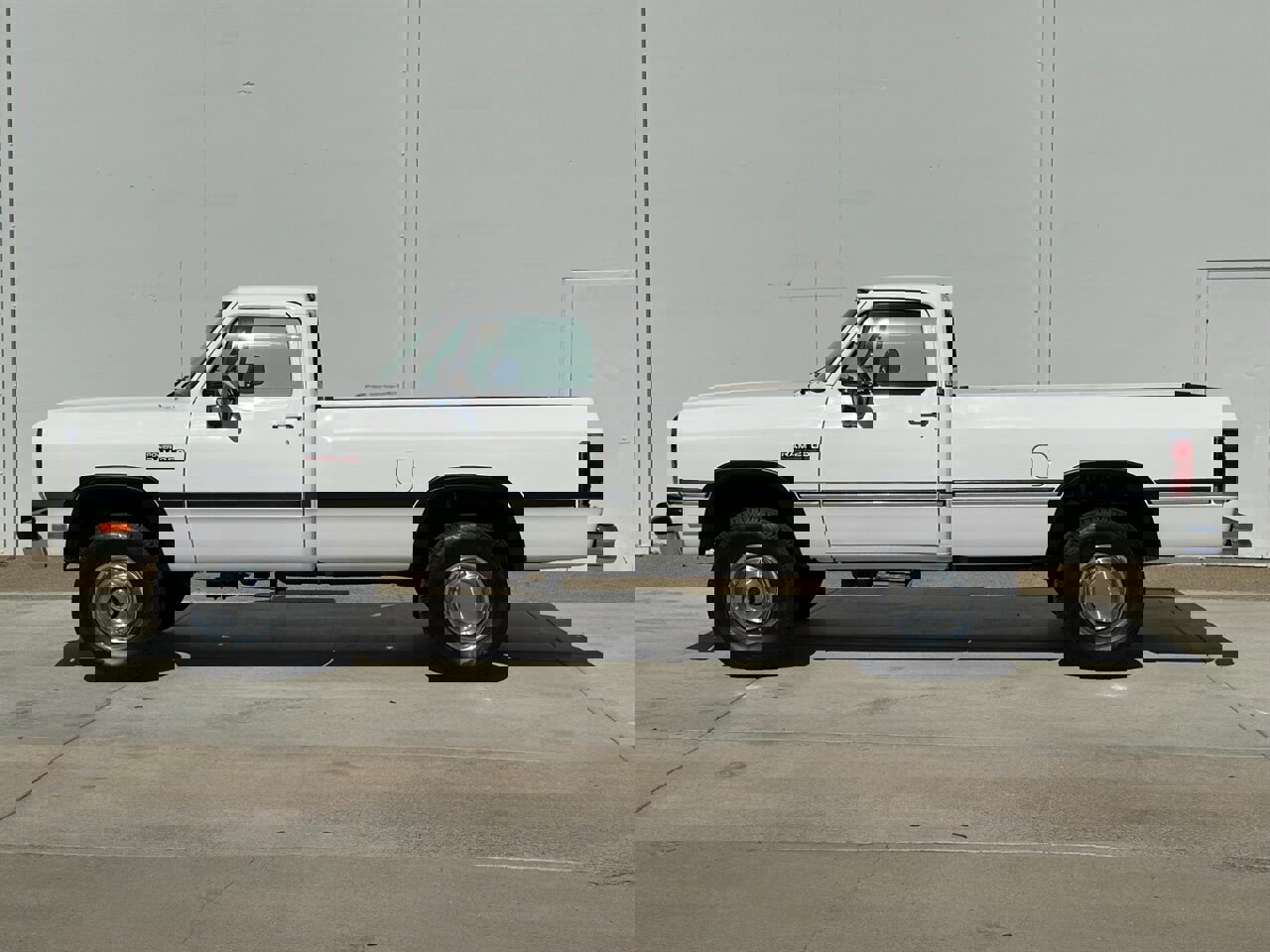 Used 1991 Dodge D/W Truck 250 image 2