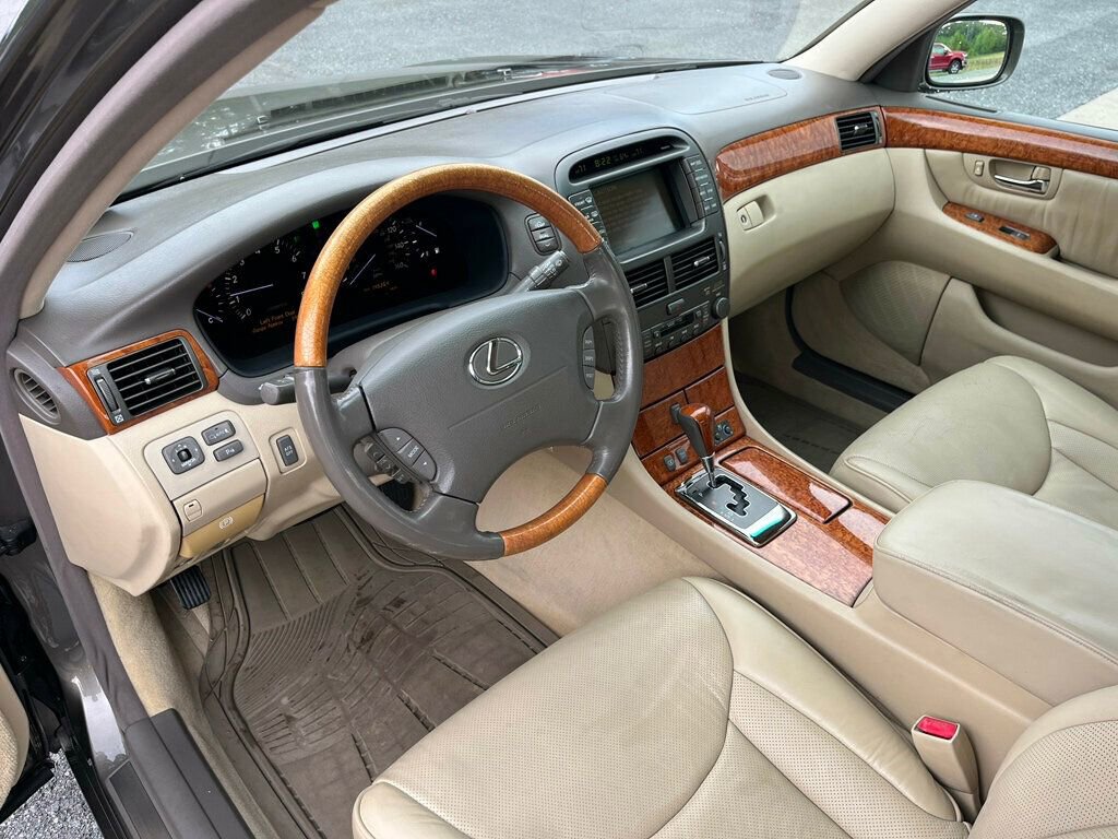 Used 2006 Lexus LS 430 RWD image 16