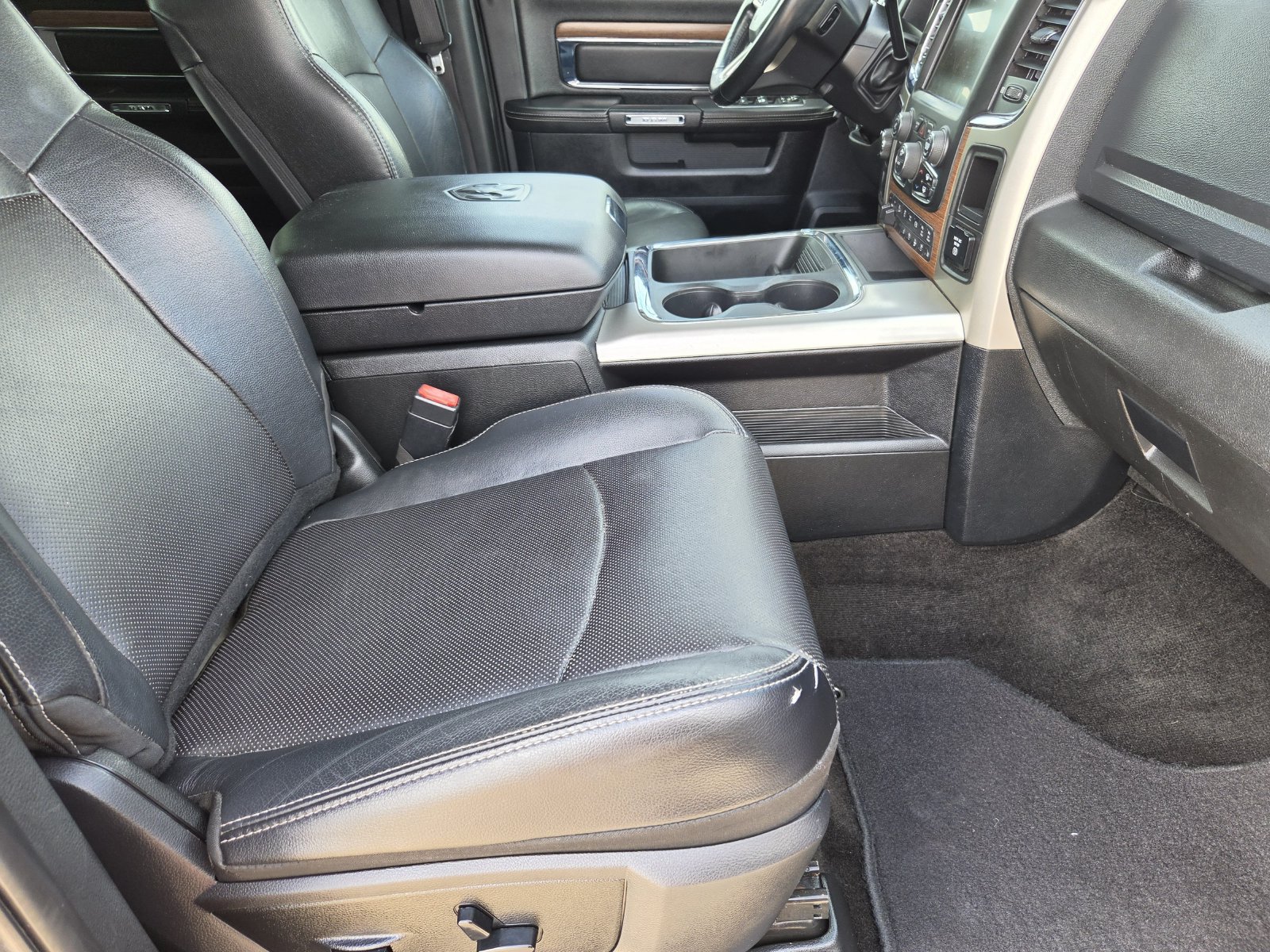 Used 2017 RAM 2500 Laramie w/ Convenience Group AWD/4WD image 14