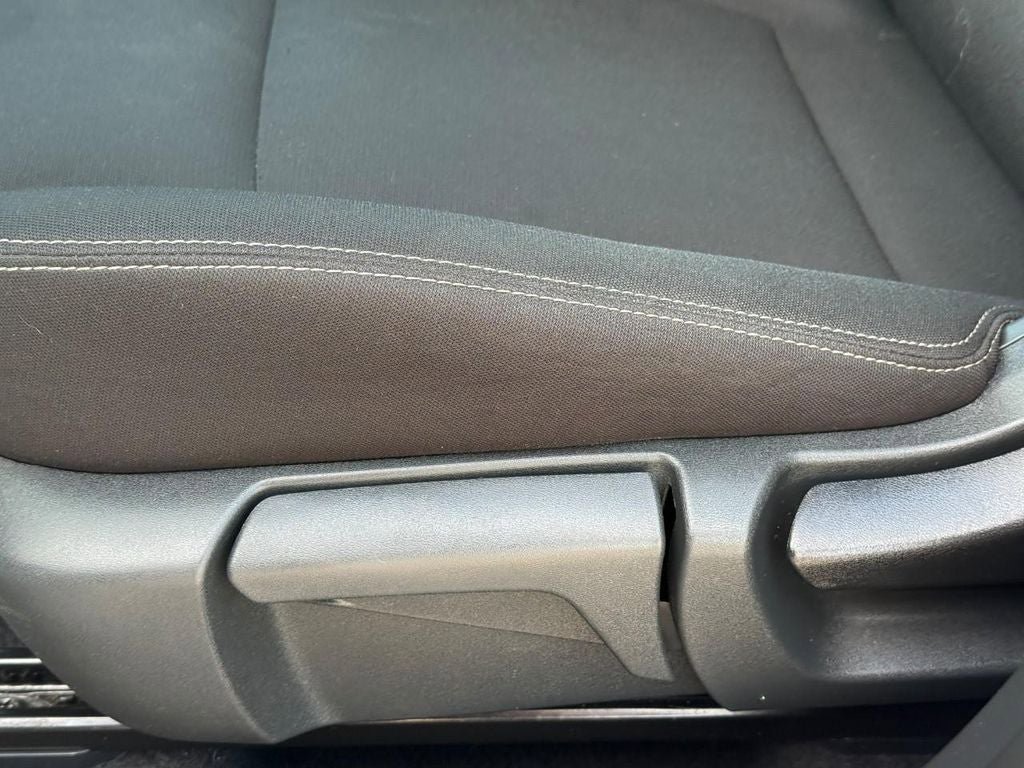 Used 2024 Nissan Rogue S FWD image 16