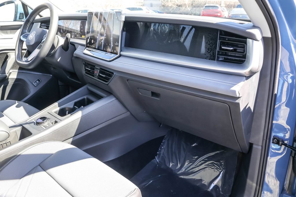 New 2026 Volkswagen Tiguan SE AWD/4WD image 43