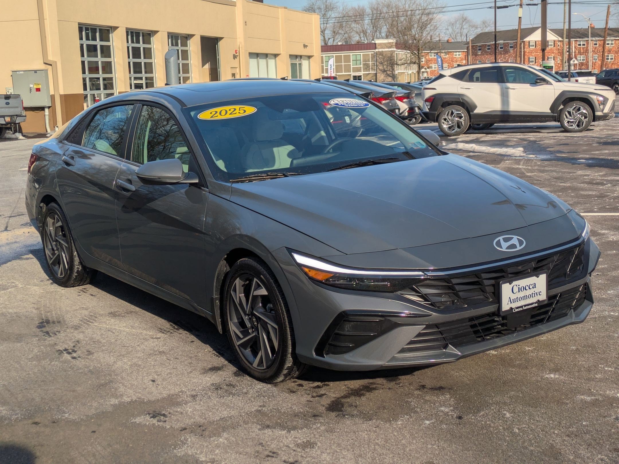 Certified 2025 Hyundai Elantra Limited image 3