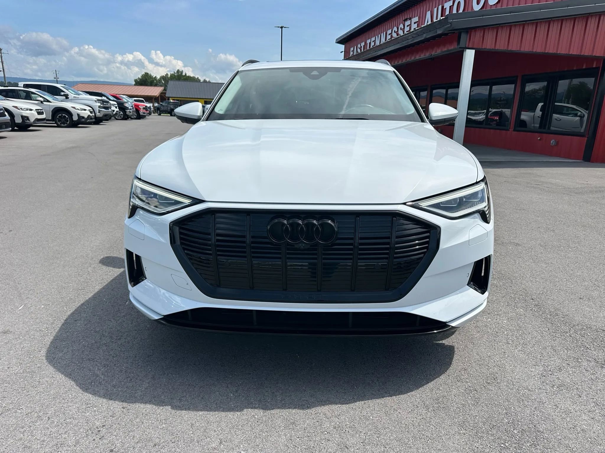 Used 2022 Audi e-tron Premium w/ Convenience Plus Package image 20