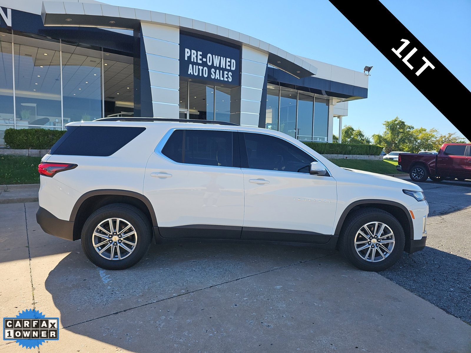 Used 2023 Chevrolet Traverse LT AWD/4WD image 2