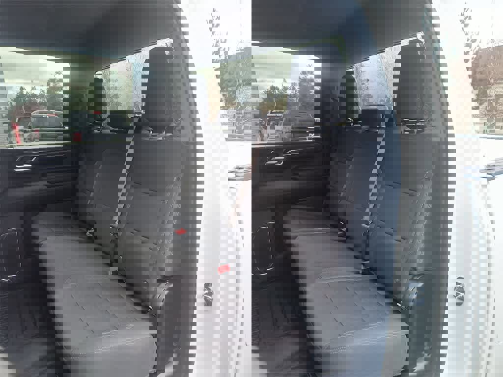 Used 2024 Chevrolet Silverado 3500 LT image 22