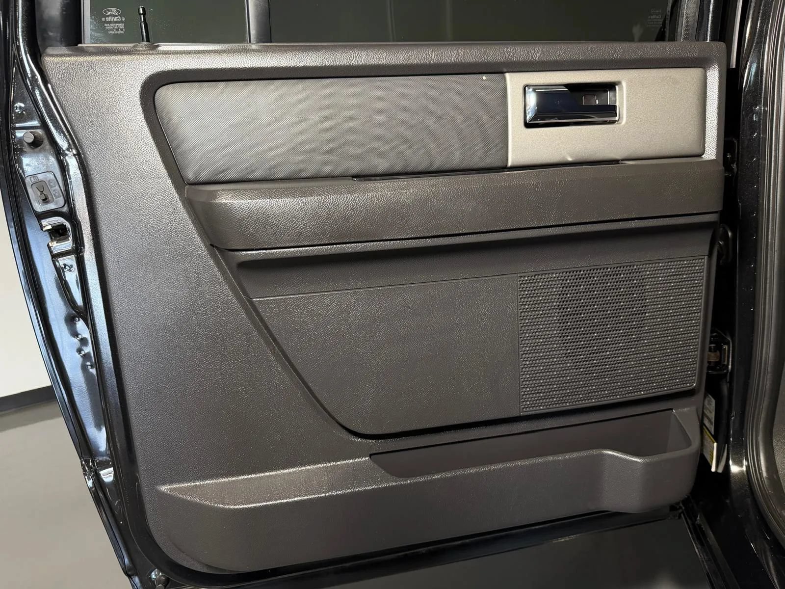 Used 2014 Ford Expedition EL Limited w/ Equipment Group 301A RWD image 21