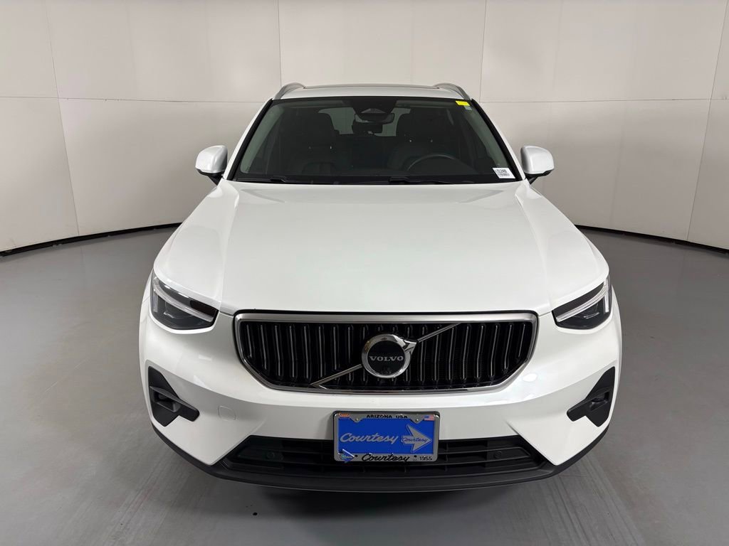Used 2023 Volvo XC40 B5 Ultimate w/ Protection Package Premier image 2
