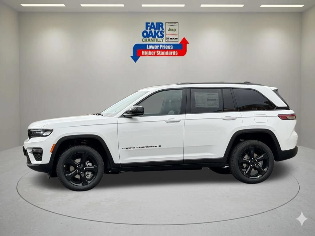 New 2025 Jeep Grand Cherokee Limited w/ Black Appearance Package AWD/4WD image 11
