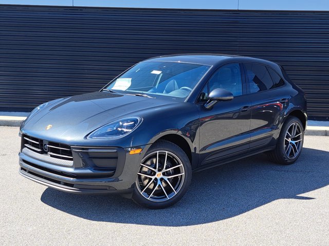 Used 2025 Porsche Macan AWD/4WD image 1