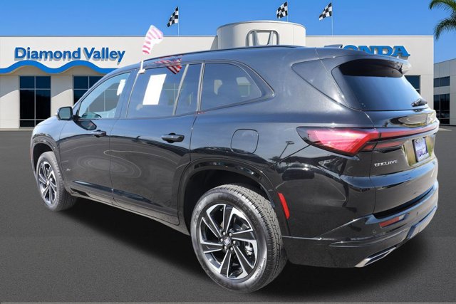 Used 2025 Buick Enclave Sport Touring image 4