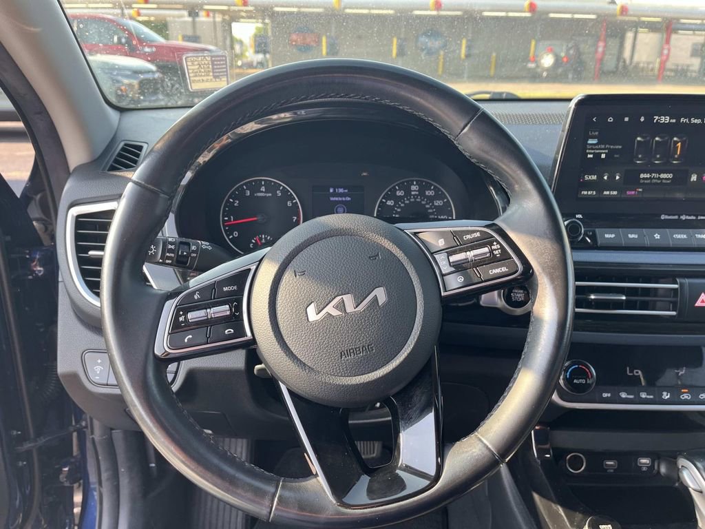 Used 2023 Kia Seltos Nightfall Edition image 16