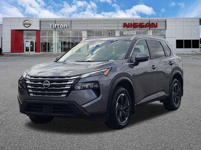Used 2024 Nissan Rogue SV w/ SV Premium Package FWD image 3
