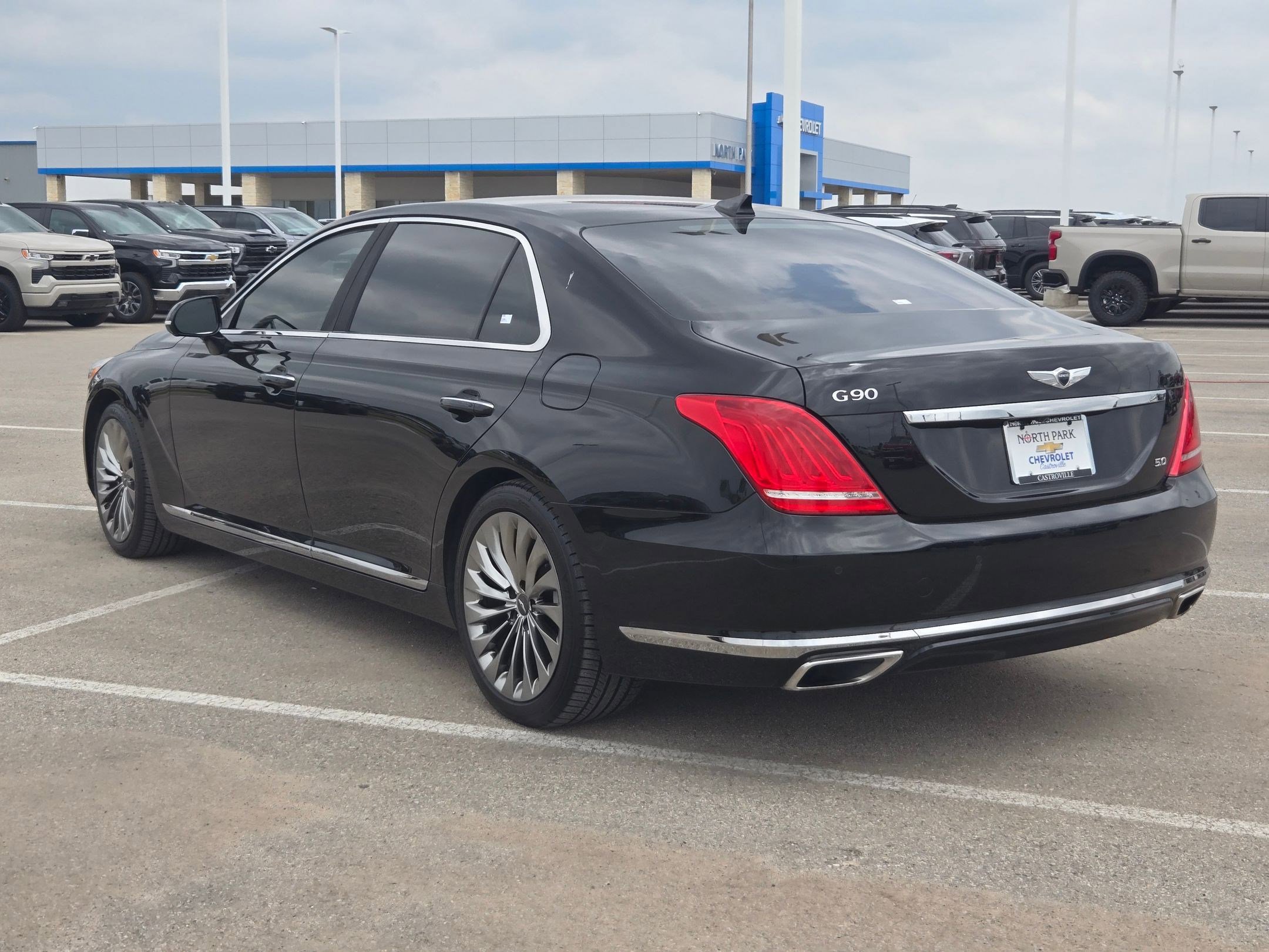 Used 2018 Genesis G90 5.0 Ultimate image 5