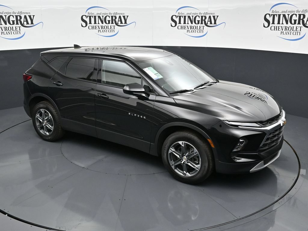 Used 2025 Chevrolet Blazer LT AWD/4WD image 21