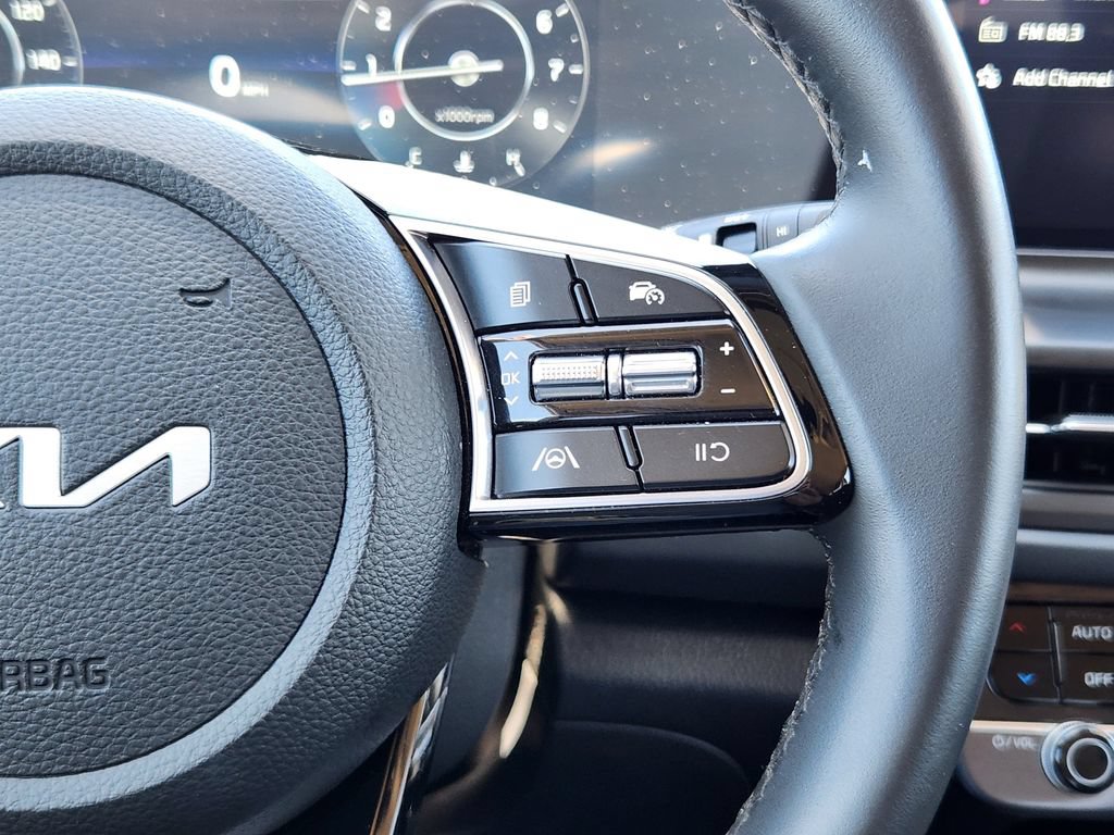 Certified 2025 Kia Seltos EX AWD/4WD image 18