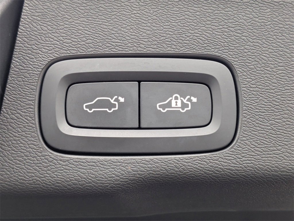 Certified 2023 Volvo XC60 B6 Ultimate image 22