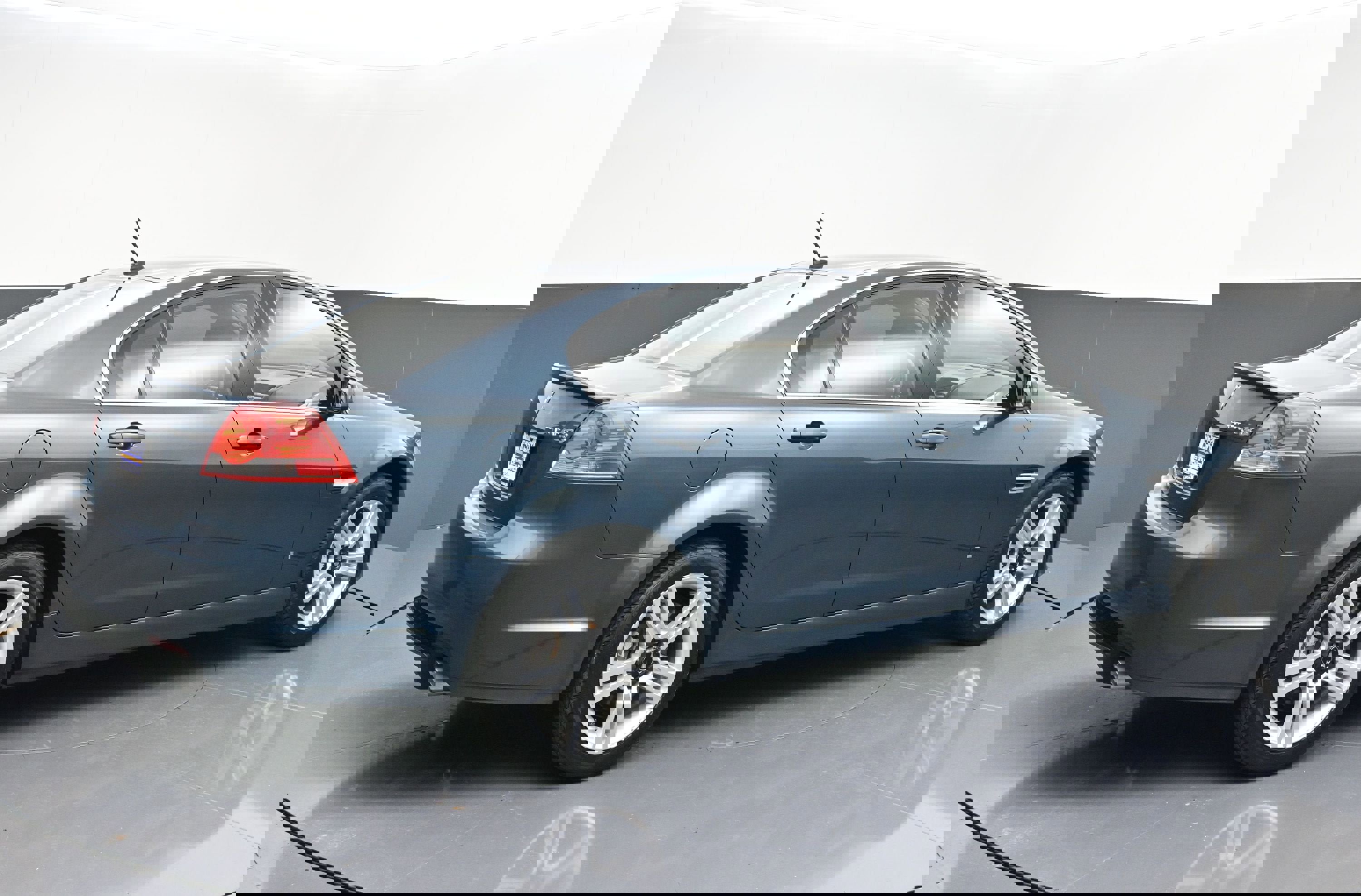 Used 2009 Pontiac G8 image 7