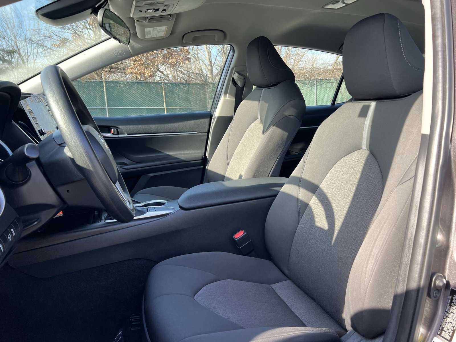 Used 2022 Toyota Camry LE image 11