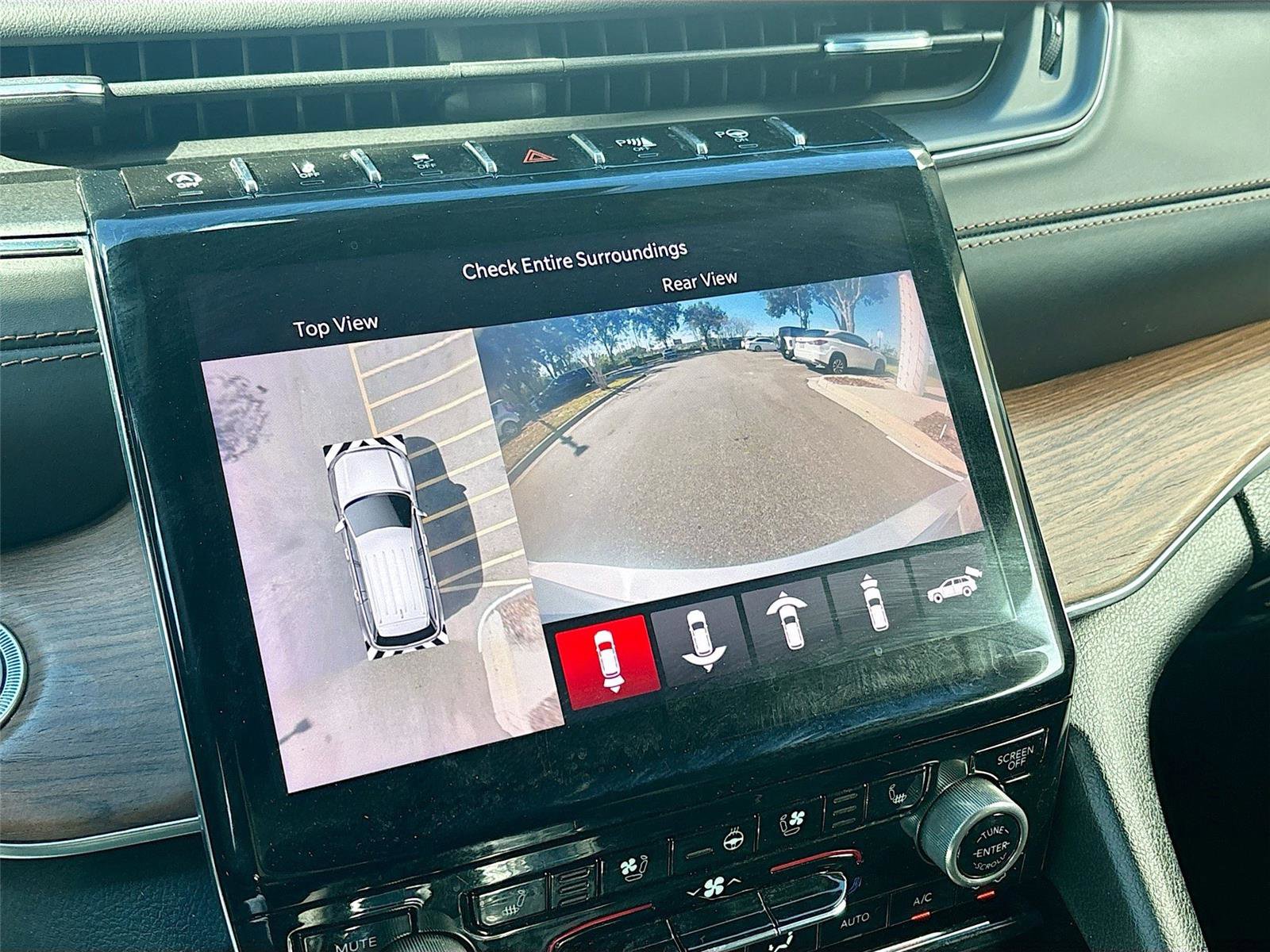 Used 2021 Jeep Grand Cherokee L Summit w/ Advanced Protech Group IV image 15