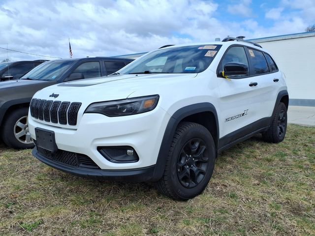 Used 2022 Jeep Cherokee Sport image 3