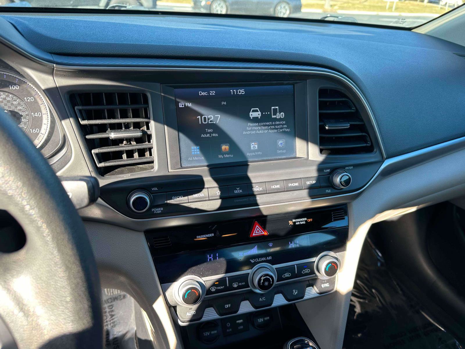 Used 2020 Hyundai Elantra SEL image 24