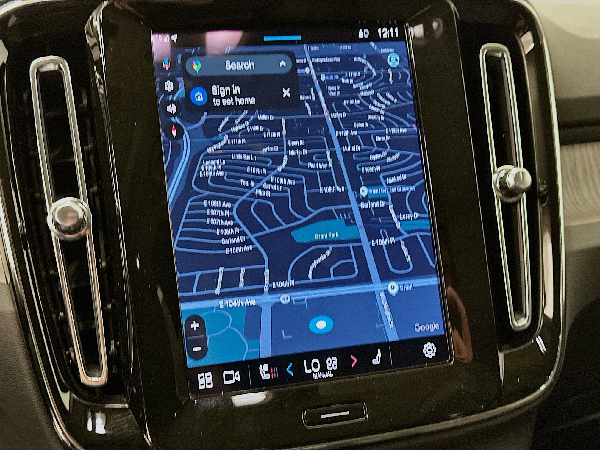 Used 2025 Volvo XC40 B5 Core image 22