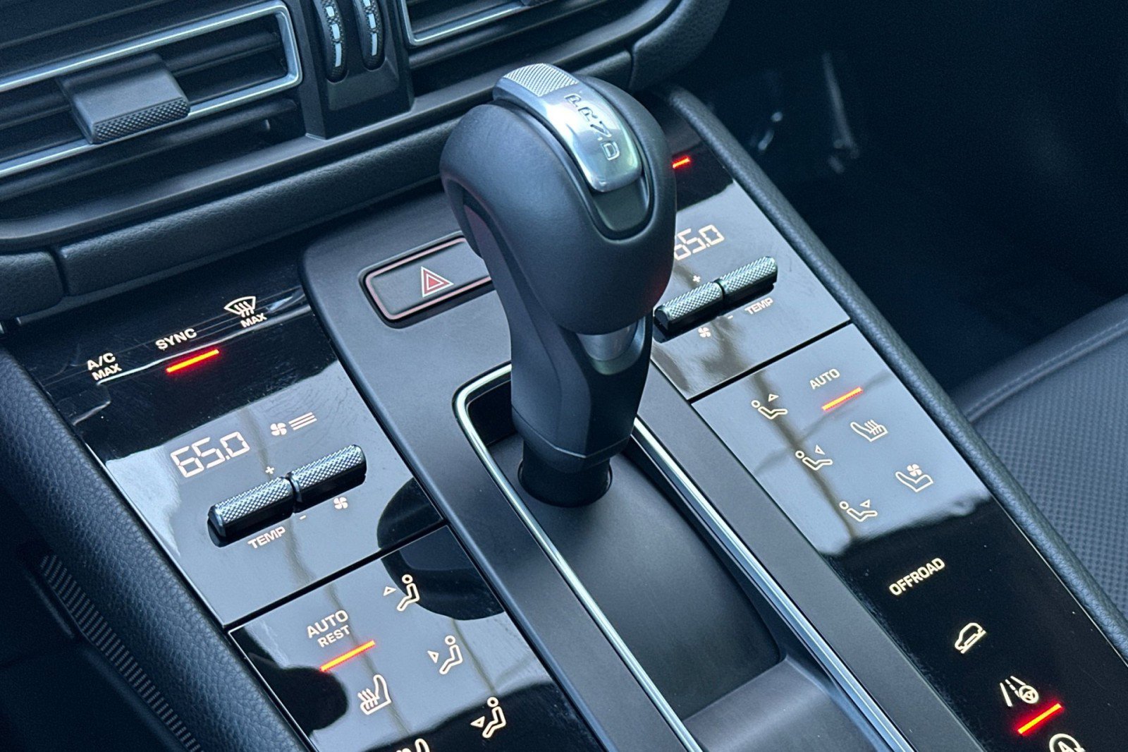 Used 2025 Porsche Macan image 22