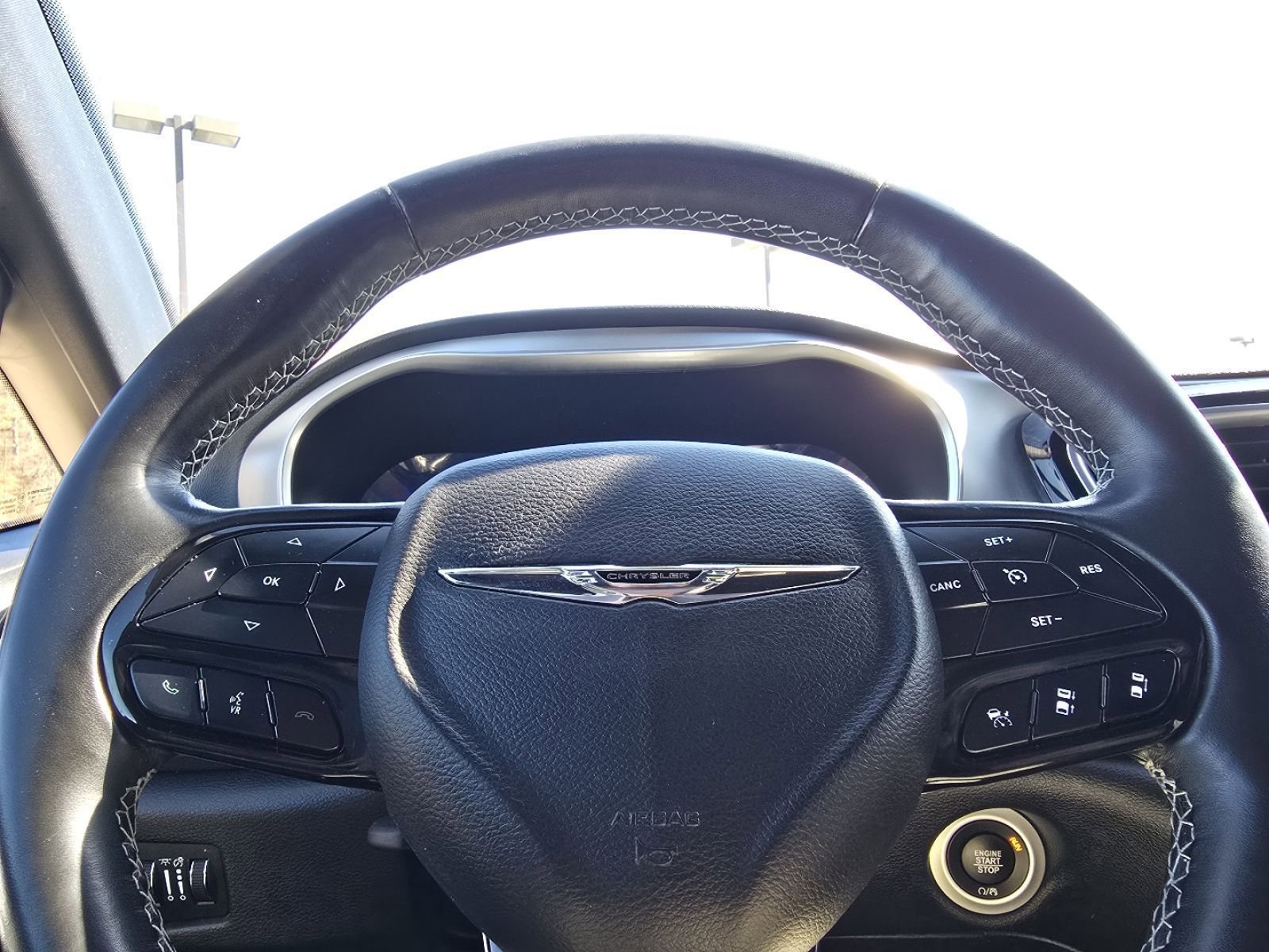 Used 2019 Chrysler Pacifica Touring Plus w/ Advanced Safetytec Group image 25