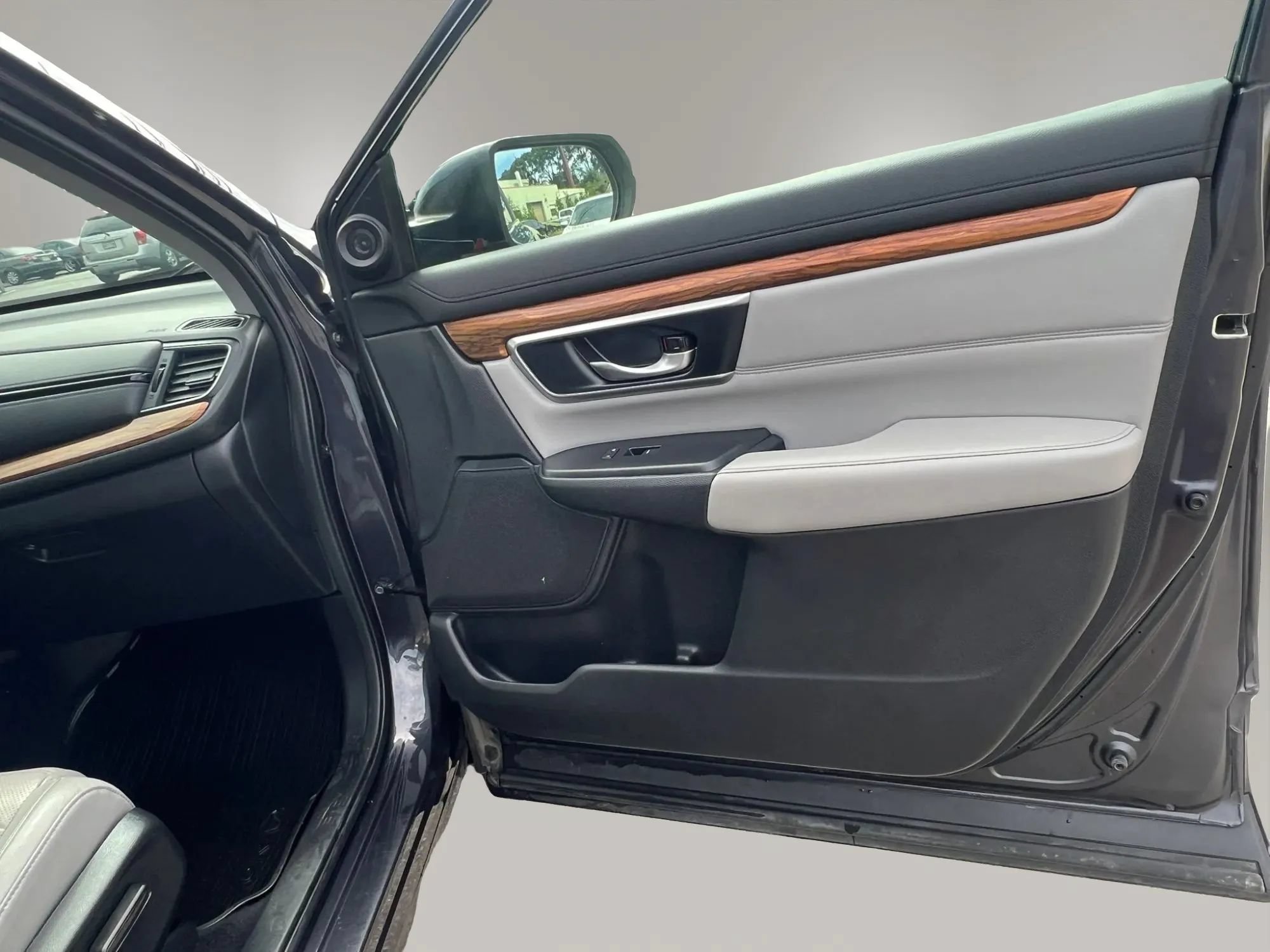 Used 2018 Honda CR-V Touring image 31
