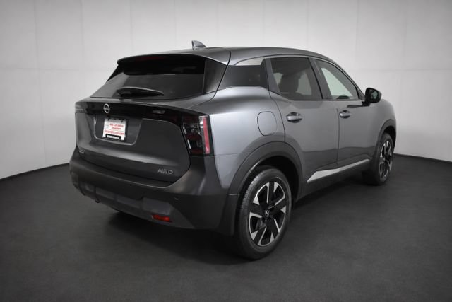Certified 2025 Nissan Kicks SV AWD/4WD image 4
