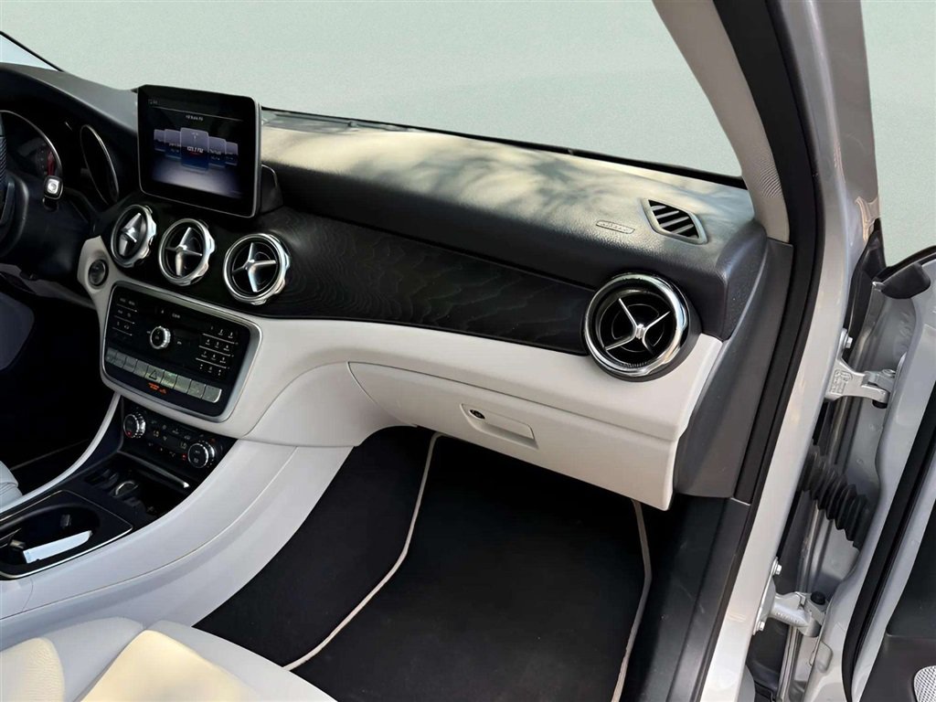 Used 2019 Mercedes-Benz GLA 250 4MATIC image 23