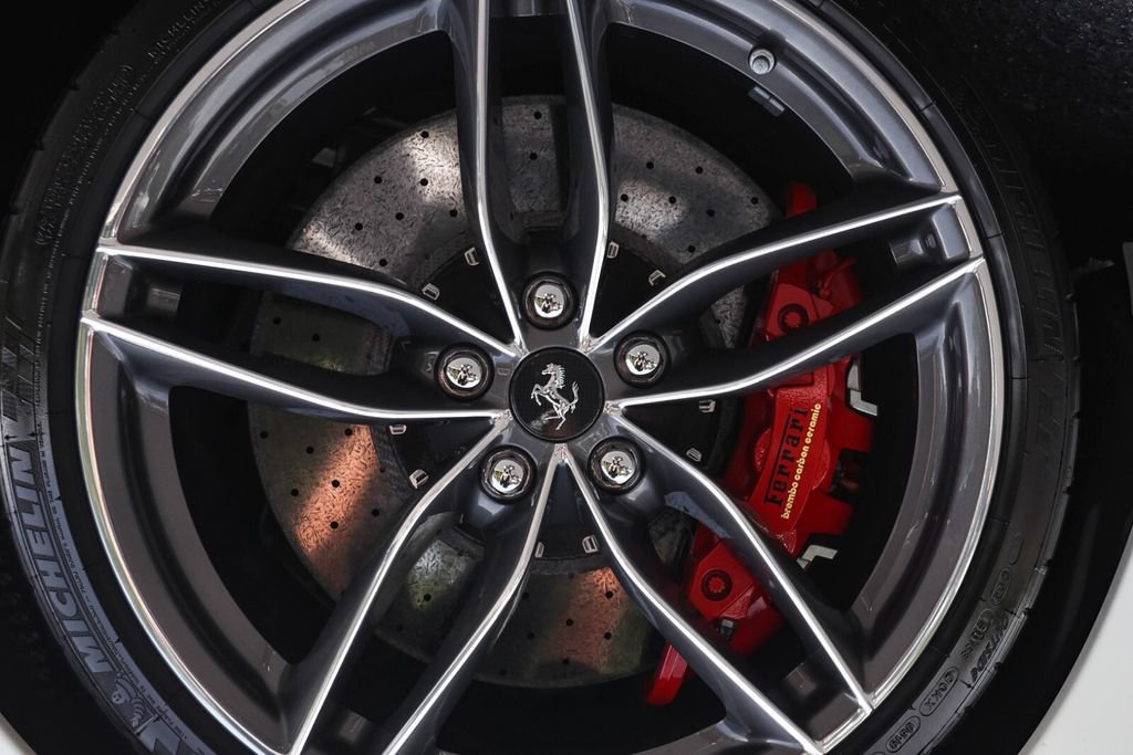 Certified 2019 Ferrari 488 GTB RWD image 12